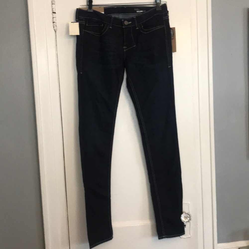 William Rast woman’s ultra skinny jeans in size 29